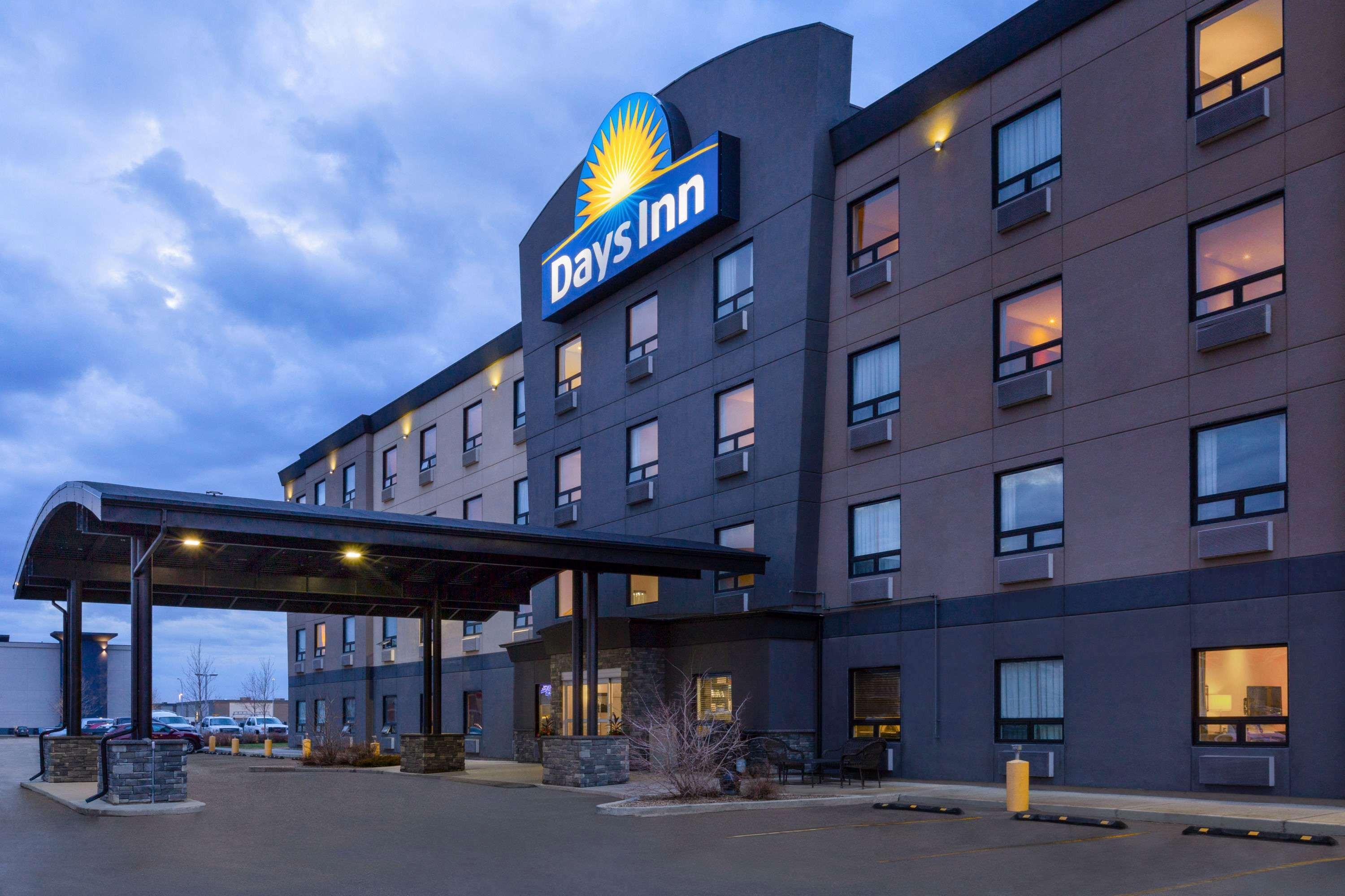 Days Inn By Wyndham Regina Airport West Exteriér fotografie