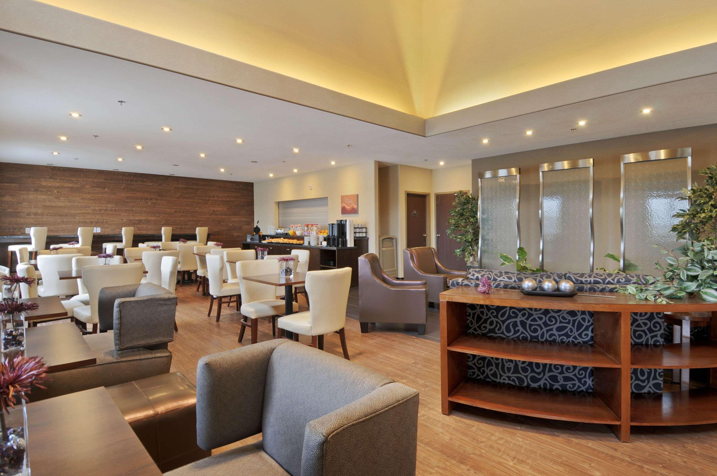 Days Inn By Wyndham Regina Airport West Restaurace fotografie
